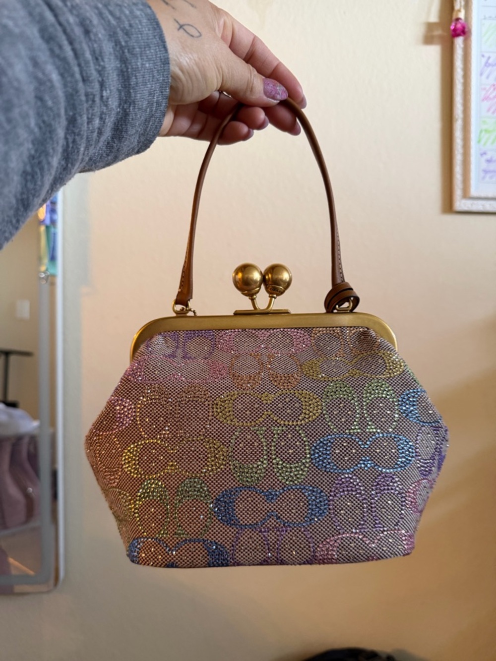 Coach 16 jacquard kiss lock